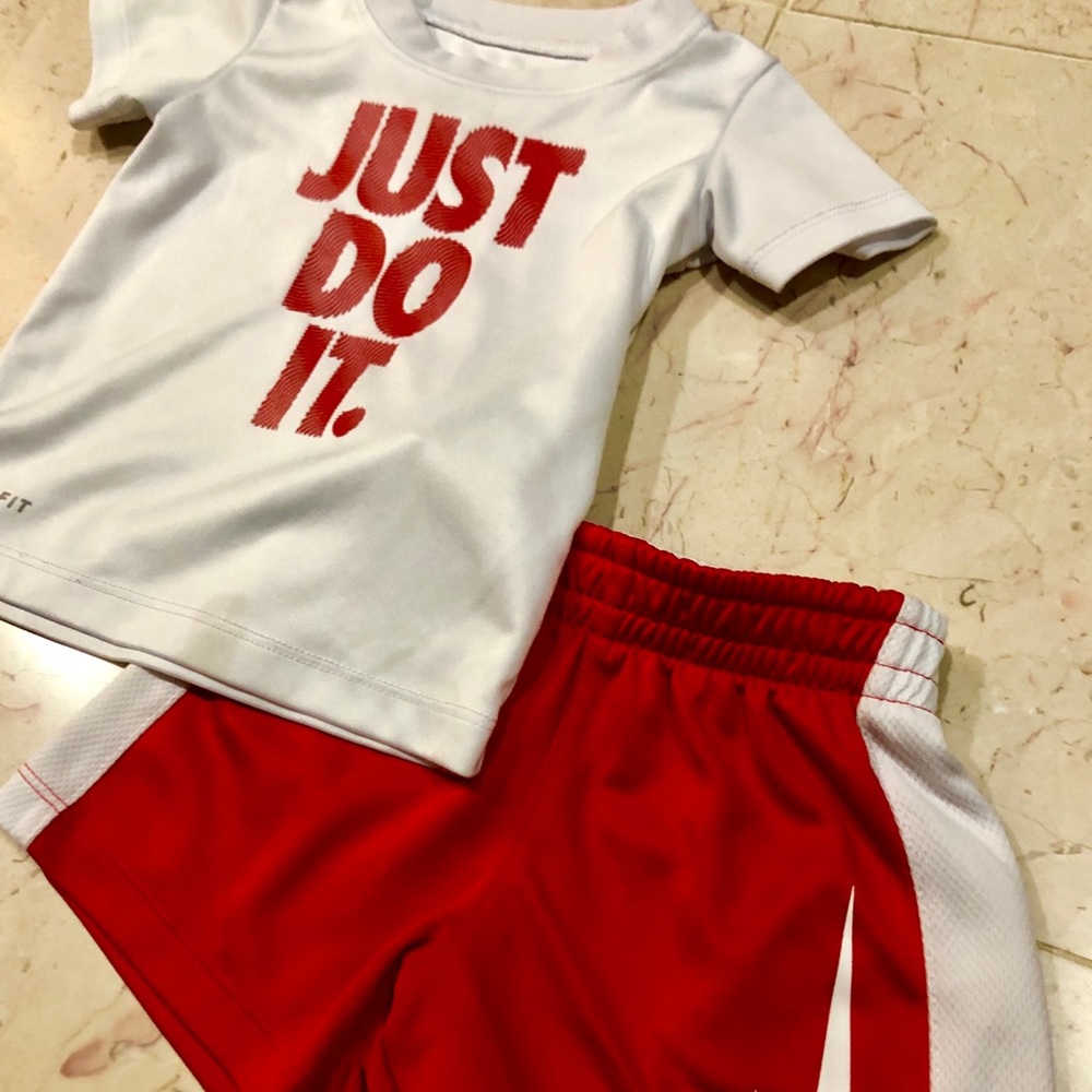 Nike Dri Fit 12 Months Outfit - Picture 2 of 3